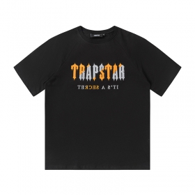 Футболка чёрная Trapstar с лого на груди, оверсайз, состав хлопок.