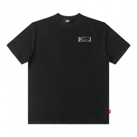 Универсальная свободного кроя чёрная футболка MAXWDF