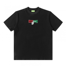 Однотонная с фирменным логотипом MAXWDF футболка чёрного-цвета