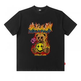 Хлопковая чёрная MAXWDF футболка с принтом "Мишка в огне с розой"