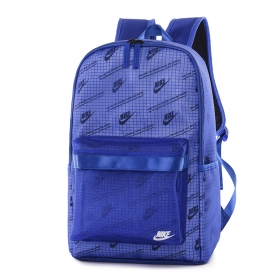 Синий рюкзак Nike с несколькими практичными отделениями
