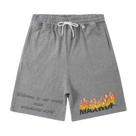 Серые спортивные шорты с огненным логотипом MAXWDF