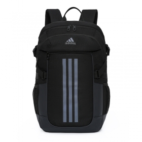 Adidas чёрный рюкзак имеет множество отделений для хранения   