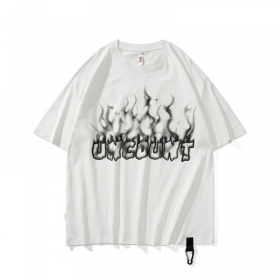 Белая футболка TCL Uncount с чёрным принтом огня спереди