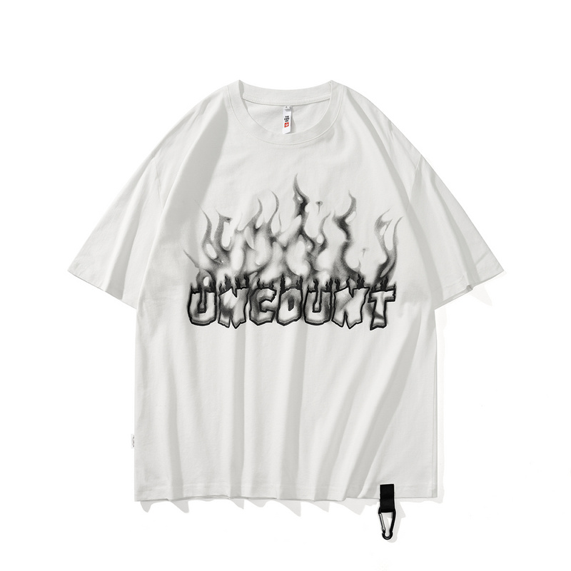 Белая футболка TCL Uncount с чёрным принтом огня спереди