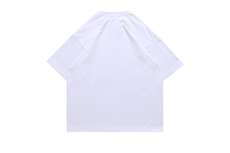 Белая футболка из натурального хлопка с большим брендовым принтом