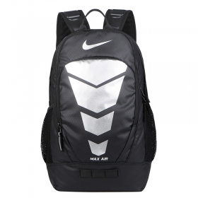 Чёрный спортивный рюкзак Nike со светоотражающим логотипом 