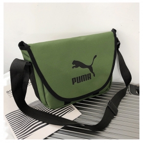 Удобная зелёная сумка бренда Puma с регулируемым ремнём