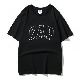 Футболка GAP чёрная с фирменным логотипом на груди