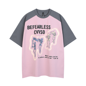 Футболка Befearless розовая спереди со скелетами и серая сзади