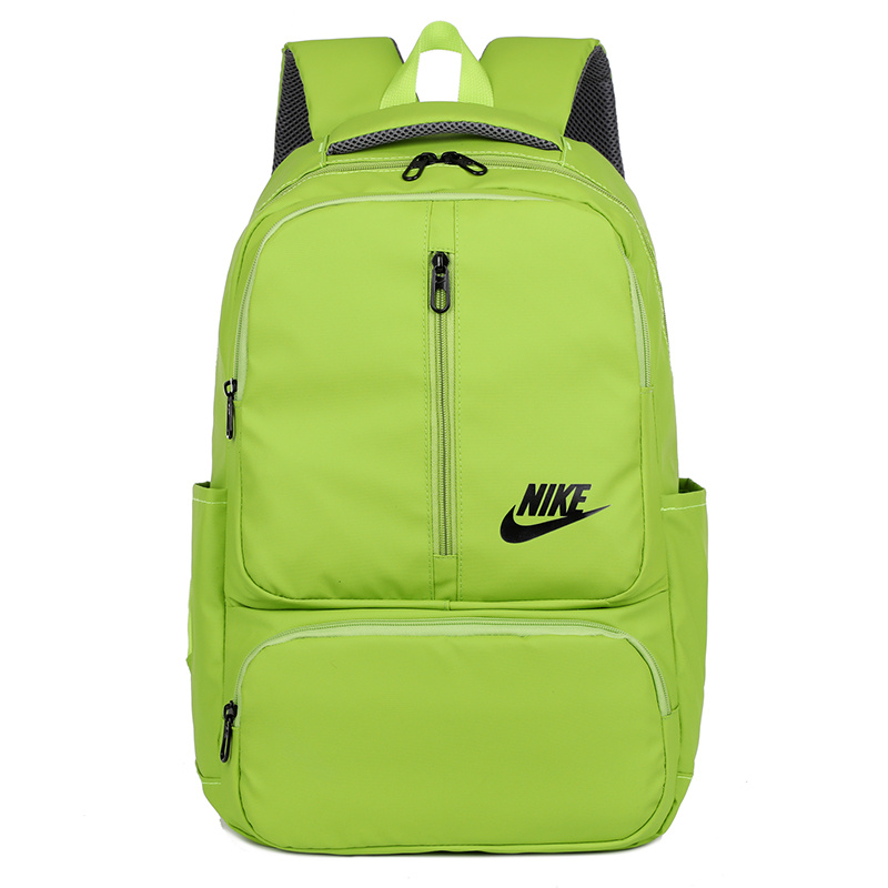 Салатовый рюкзак Nike застёгивается на двухходовую молнию
