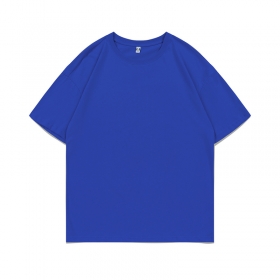 Просторная в ярко-синем цвете футболка UT&UT с коротким рукавом