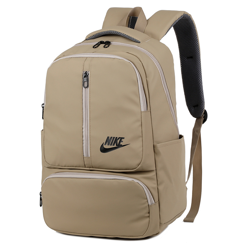 Спортивный бежевый Nike рюкзак изготовлен из износостойкого нейлона