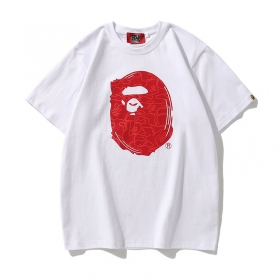 A Bathing Ape хлопковая футболка в белом цвете с красным принтом