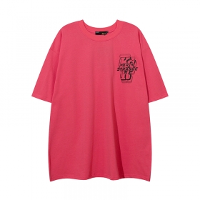 KIRIN STRANGE розовая футболка с принтами черного цвета
