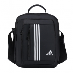 Функциональная сумка от бренда Adidas в темно-синем цвете