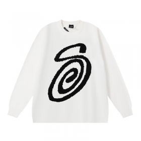 Stussy свитер с буквенным принтом спереди белого цвета