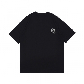 Чёрная NY удлинённая футболка оверсайз с крупным принтом на спине