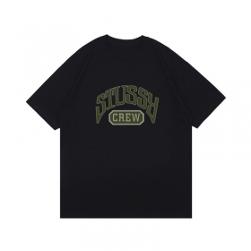 Stussy футболка чёрного-цвета с фирменным логотипом по центру груди