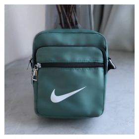 Nike зелёная сумка-барсетка на плечо с тремя наружными карманами