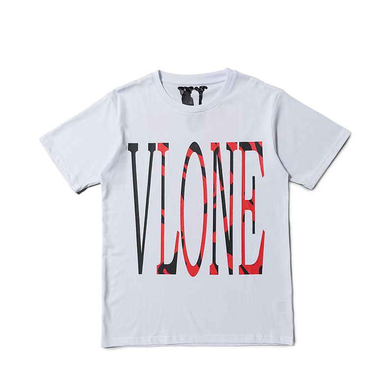 Белая футболка VLONE с чёрно-красным логотипом и принтом
