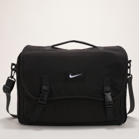 Чёрная 2в1 Nike сумка-рюкзак через плечо со съёмный ремнём 