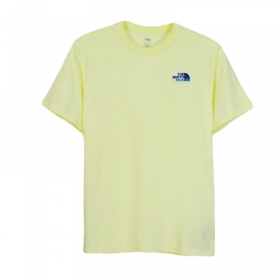 Жёлтая мужская футболка с лого на груди от бренда TNF 