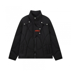 Чёрная стеганная куртка AAST на молнии и кнопках и регулировкой подола
