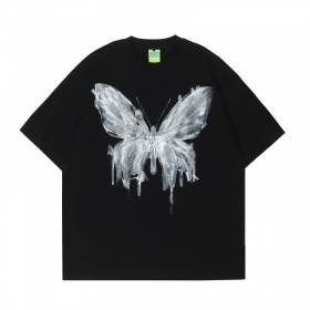 Чёрная футболка Unusual с принтом бабочки на груди