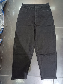 Комфортные джинсы черного цвета с надписью Balenciaga