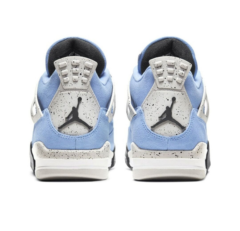 Голубые кроссовки с черно-серой подошвой Air Jordan 4