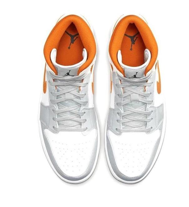 Белые с серым и оранжевым кроссовки Air Jordan Mid кожа