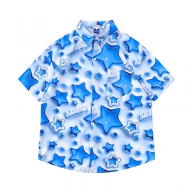 Голубая рубашка с коротким рукавом бренда TIDE EKU с принтом звездочек
