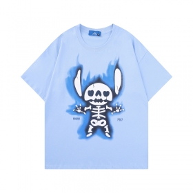 Голубая футболка от бренда TIDE EKU с цветным принтом скелета
