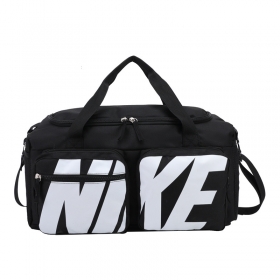 Чёрная с белым логотипом Nike спортивная сумка с длинным ремешком