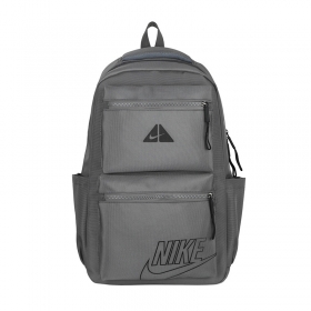 Серый Nike рюкзак с вместительным отделением на молнии