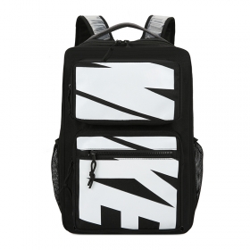 Тканевый чёрный с логотипом Nike рюкзак с двумя отделениями спереди