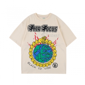 Бежевая футболка бренд Fair Focus с надписью "Black to vibe" и принтом 