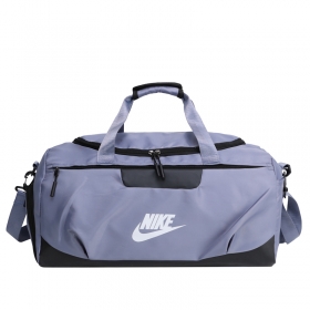 Голубая спортивная сумка Nike с прорезиненным дном    