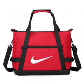 Красная спортивная Nike сумка с регулируемым плечевым ремнём 