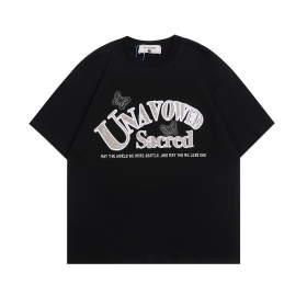 Универсальная THE UNAVOWED с логотипом чёрная широкая футболка