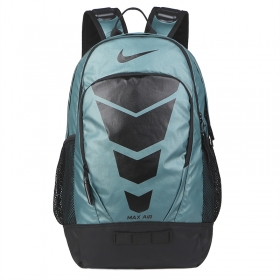 Вместительный зелёный рюкзак Nike из водоотталкивающего полиэстера