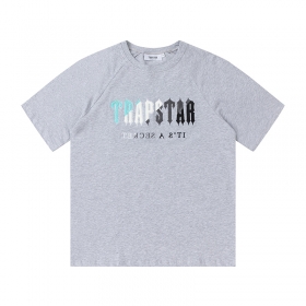 Серая футболка с лого Trapstar, короткий рукав и округлым вырезом