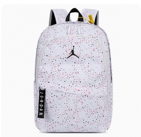 Вместительный спортивный рюкзак Jordan белый с косой молнией спереди
