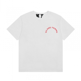 Белая VLONE футболка с большим принтом и логотипом бренда