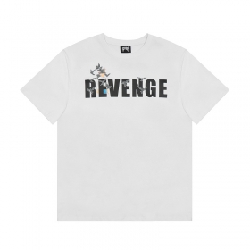 С опущенной плечевой линией футболка Revenge белого цвета