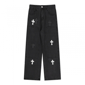 Качественные DYCN джинсы черного цвета с нашитыми крестами
