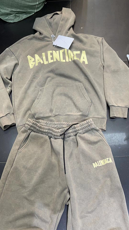 Прочный легкий спортивный костюм Balenciaga серого цвета