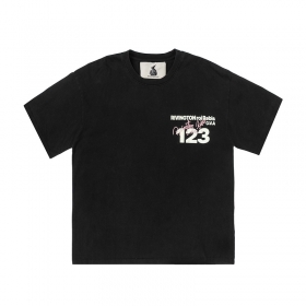 Чёрная с логотипом RRR-123 футболка кроя оверсайз со спущенным плечом