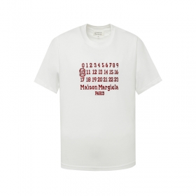 Maison Margiela оригинальная футболка белого цвета с принтом цифр